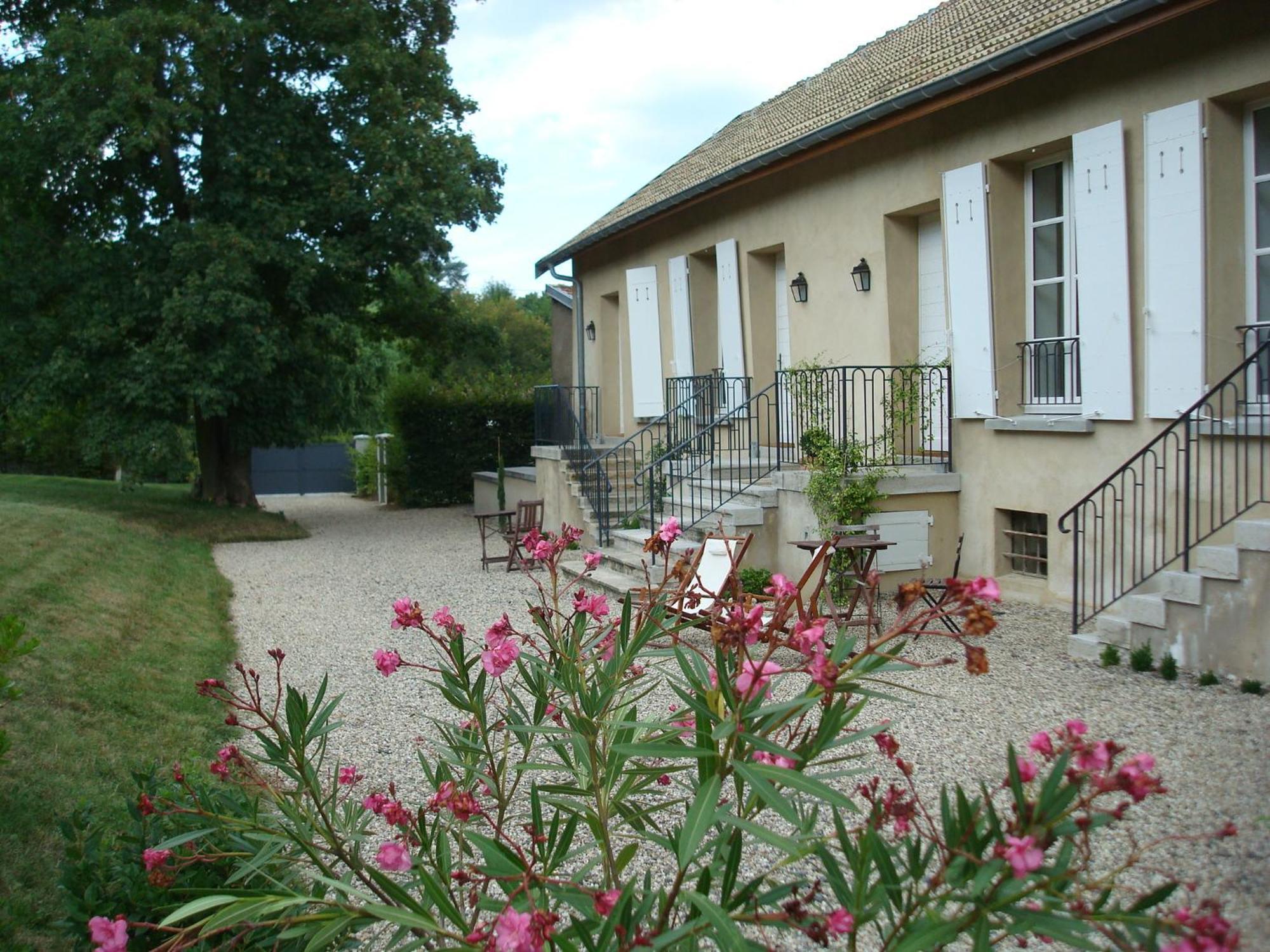 Les Communs Du Manoir Lägenhet Écully Exteriör bild