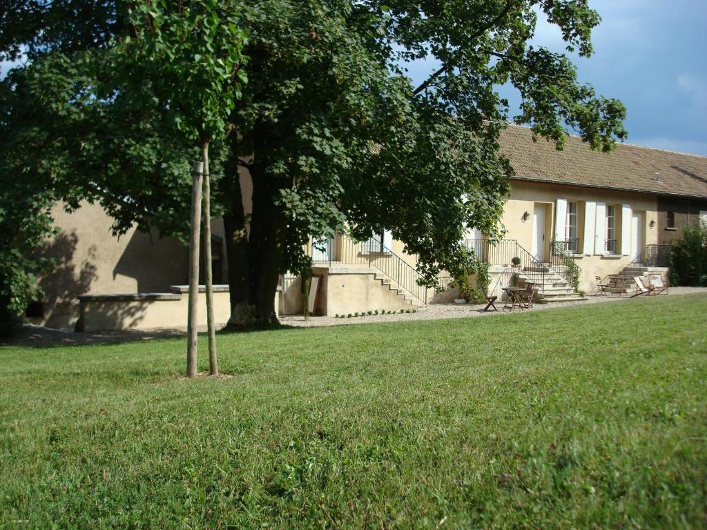 Les Communs Du Manoir Lägenhet Écully Exteriör bild