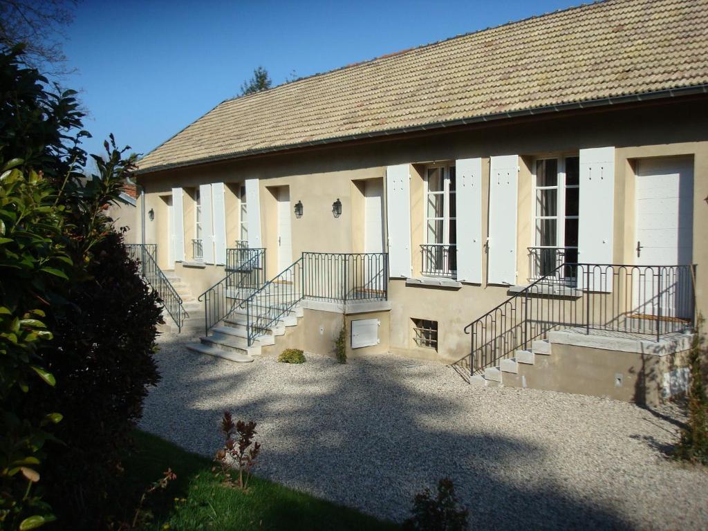 Les Communs Du Manoir Lägenhet Écully Exteriör bild