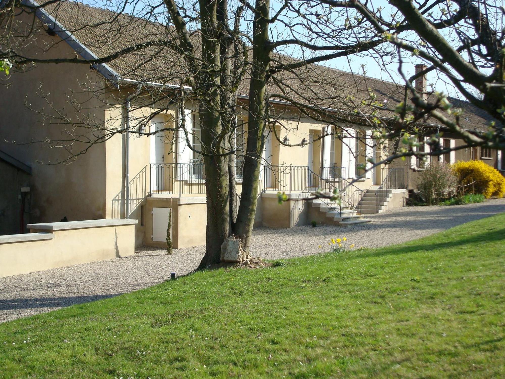 Les Communs Du Manoir Lägenhet Écully Exteriör bild